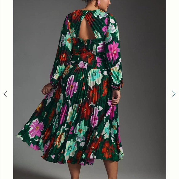 Anthropologie Pleated V-Neck Dress NWT size 6 - Picture 6 of 12